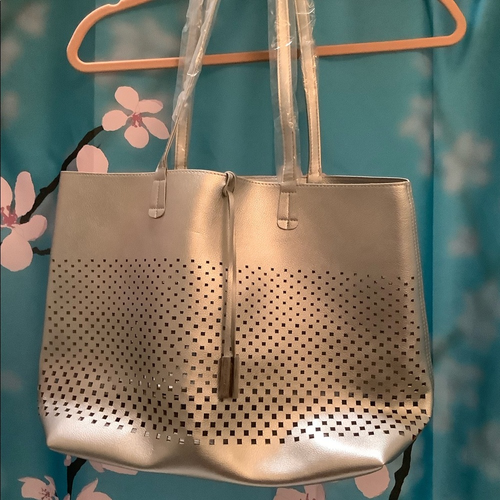 NEW Rodan + Fields Consultant Platinum Purse Bag